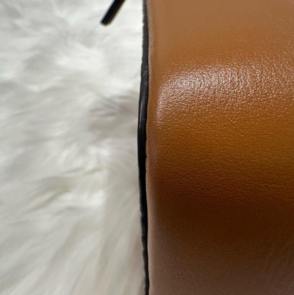 [Pre-Owned] Visetos Original Logo Leather Camera Bag - Very Good #1SHQQVI