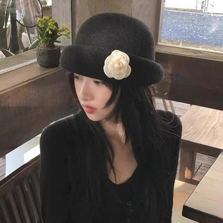 Camellia pearl top hat female autumn and winter small fragrant wind show face small bucket hat French temperament elegant thousand gold wind hat