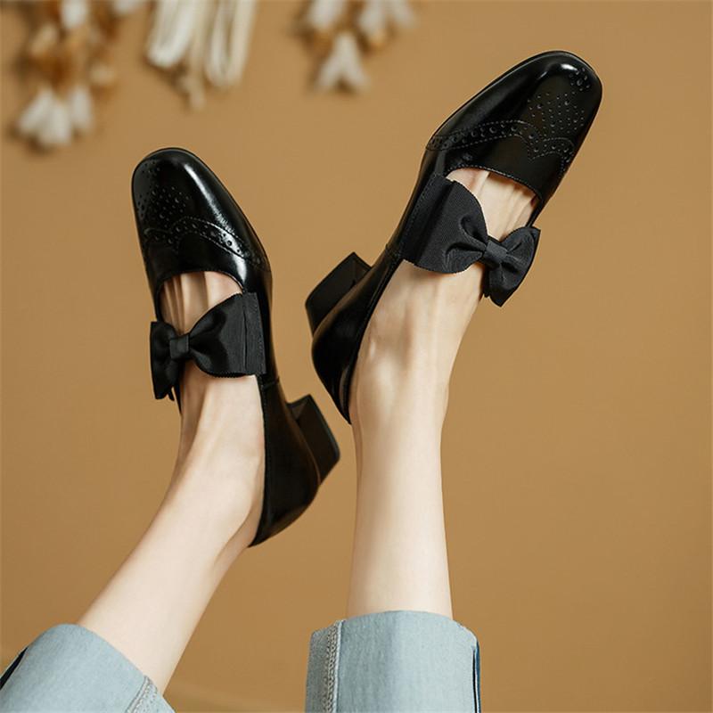 Fashion New Spring/summer Cow Leather Woman Shoes Round Toe Low Heel Women Pumps Shoes for Women Fashion Brogue Designs Mary Jane Shoes