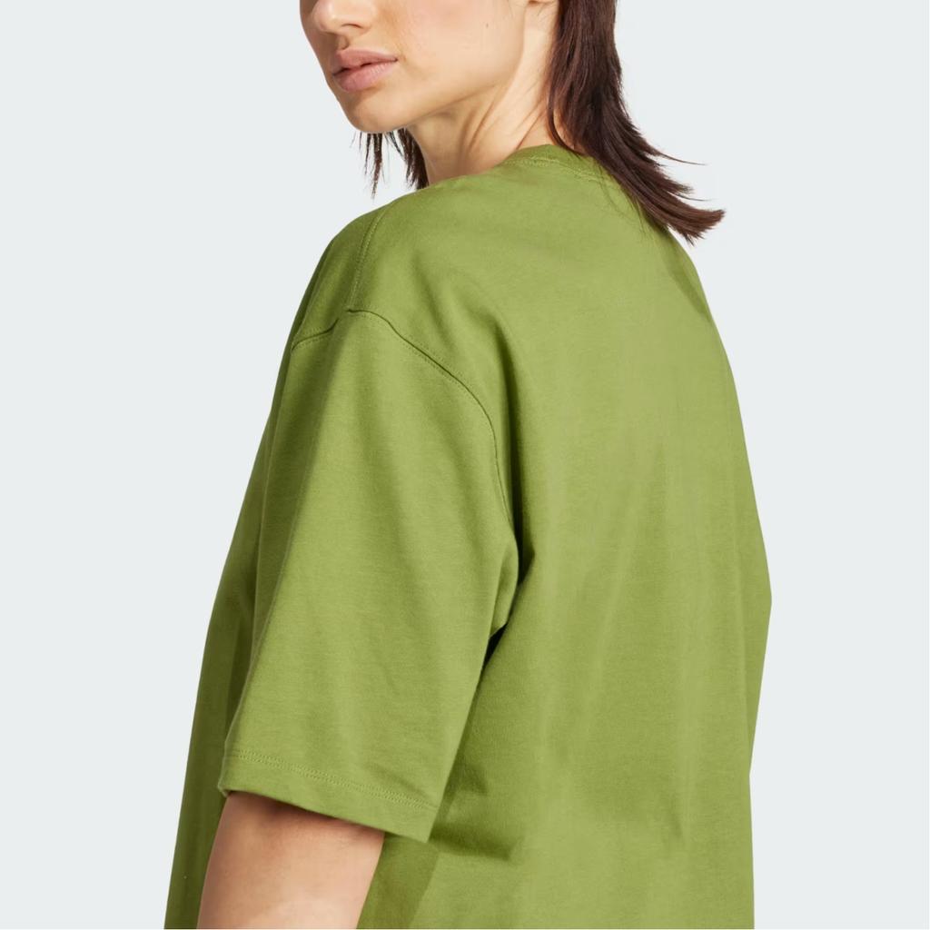 Adidas Оригинальная футболка свободного кроя с круглым вырезом и короткими рукавами Женские топы Оливково-зеленый JW5077