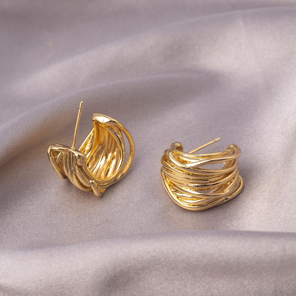 Серьги-иглы из серебра 925 пробы: Легкая роскошь, высококлассные пусеты и универсальный нишевый дизайн в виде колец для работы и стиля