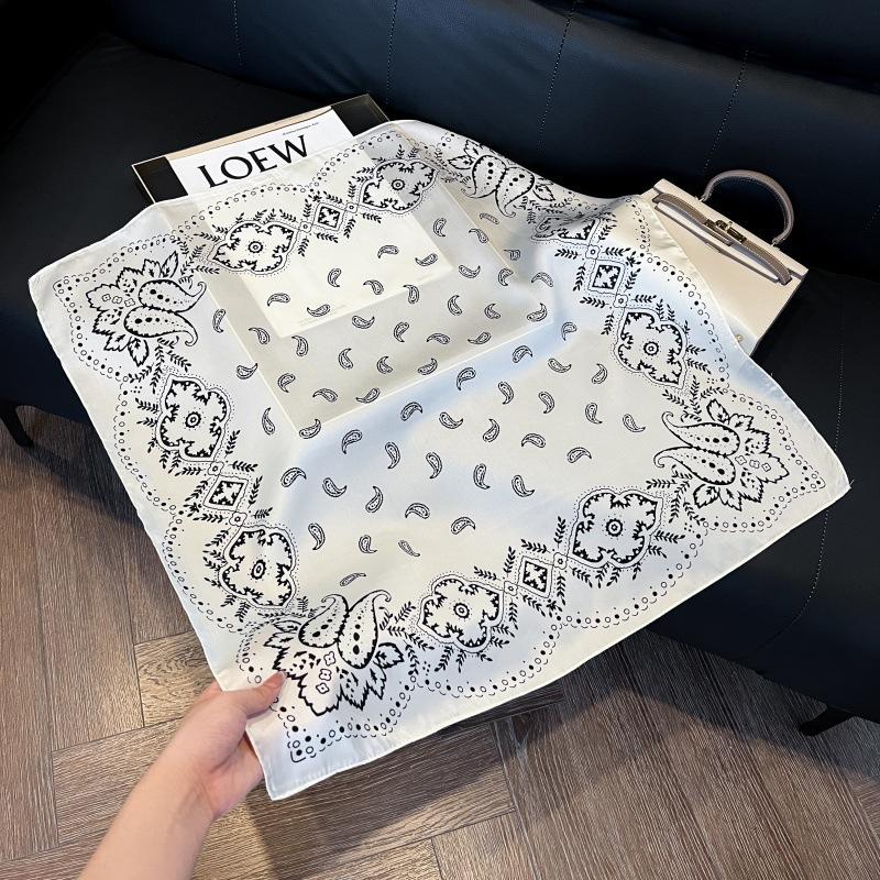 Spring and summer new Korean fashion sweet polka dot simulation silk small square scarf women's thin sunscreen silk scarf decorative small scarf