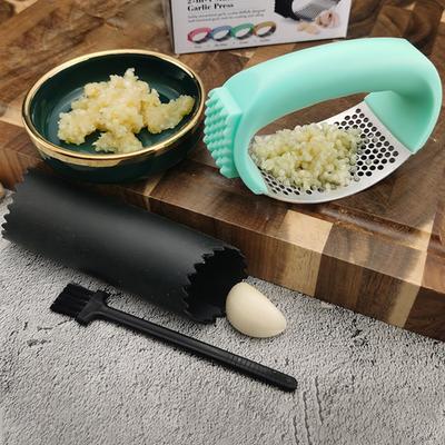 Чеснокодавилка с овощечисткой и щеткой для чистки, измельчитель чеснока, ручной кухонный комбайн для измельчения чеснока