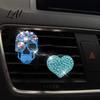 Декоративный Автомобильный Освежитель Воздуха 2 шт. Блестящий Череп Сердце Клипсы в Вентиляционное Отверстие Стразы Блестящий Сплав Держатель Парфюма Клипса на Панель Приборов Смешная Голова Авто