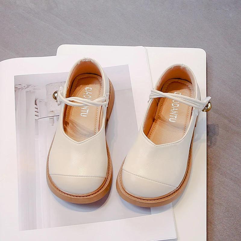 2024 Детские кожаные туфли для девочек, осенние, новые, модные, корейский стиль, мягкая подошва, нескользящие, повседневные, универсальные, принцесса, обувь