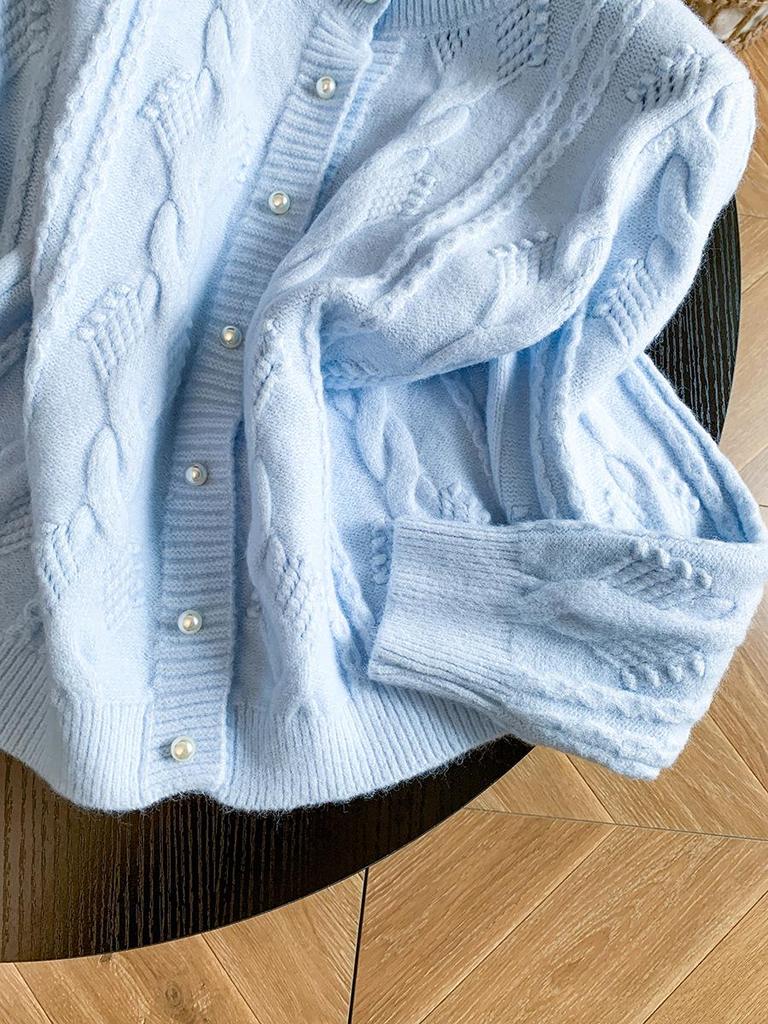 Chic Korean Loose Knit Cardigan: Early Autumn Slimming Sweater with High-End Feel