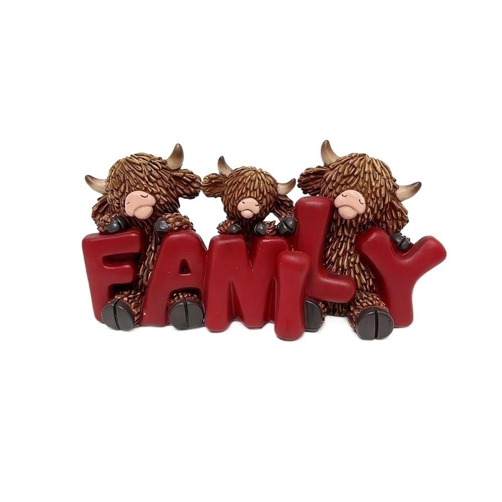 Cartoon Highland Cattle Ornament Resin Valentine's Day Ornament Highland Cow Figurine  Wedding