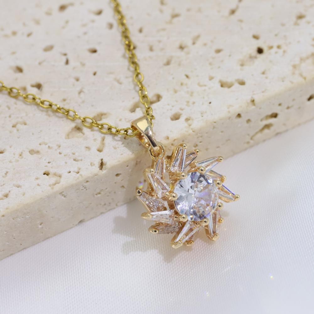 Simple Sunflower Pendant Necklaces for Women Fashion Zirconia Necklace Wedding Party Jewelry Accessories