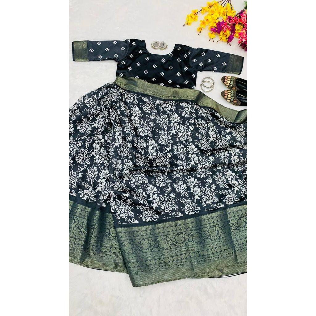 Presenting A New Trending Jequard Gown Saree