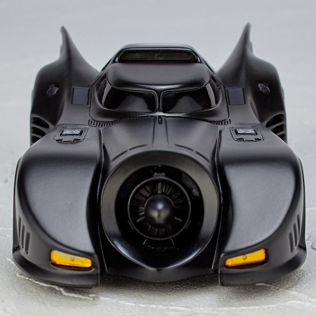 Фигурка сложная Фильм Revo Batmobile 1989 Batmobile Общая длина 170 мм окрашенная подвижная фигурка Revoltech (1989) приблизительно. АБС и ПВХ