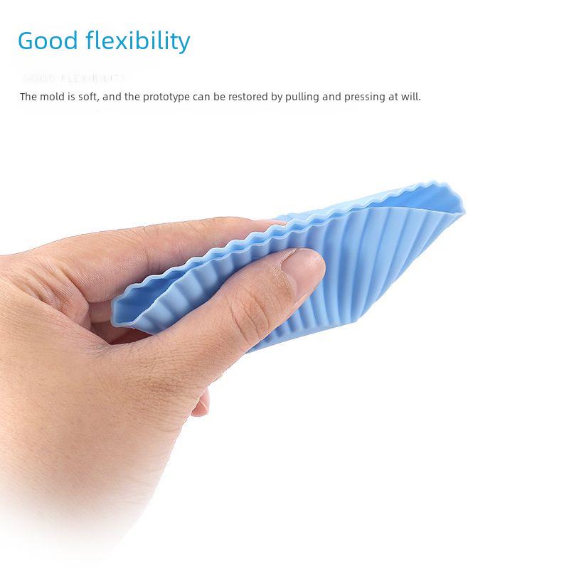 Силиконовая форма для кексов и муссов - толщина 8,5 г, диаметр 7 см.