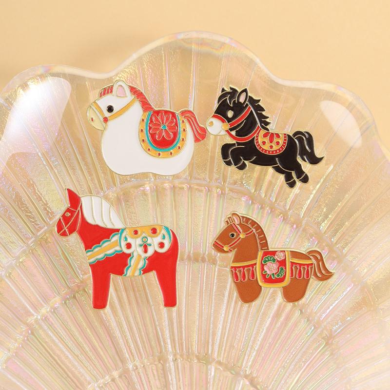Cute Cartoon Horse Enamel Pins The Year of Horse Brooches Badges Simple Punk Cool Animal Jewelry Gift for Friends