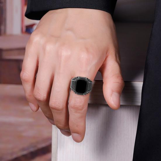 Модное кольцо, удобное блестящее роскошное модное индивидуальное украшение из сплава с инкрустацией черным драгоценным камнем в подарок