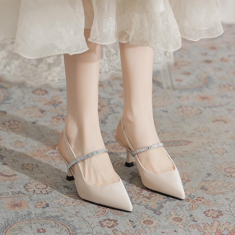 Модные туфли-лодочки на тонком каблуке с острым носком 2025 новая летняя французская мода универсальные сандалии с задником из страз