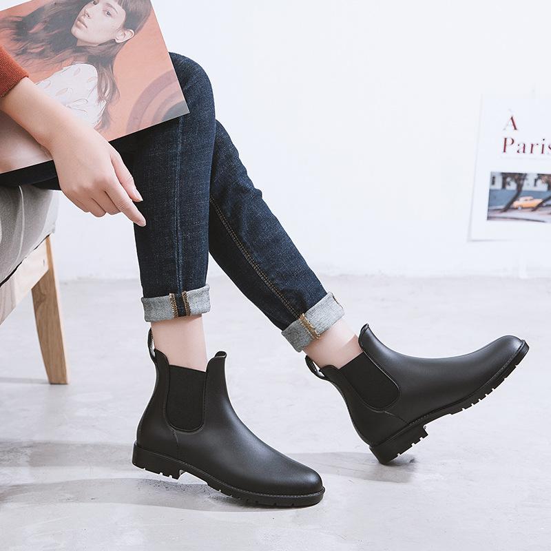 Fashion Men Rain Boots Fashion Chelsea Boots Man Black Casual Boots PVC Rubber Rain Shoes Waterproof Fishing Shoes Zapatillas De Hombre