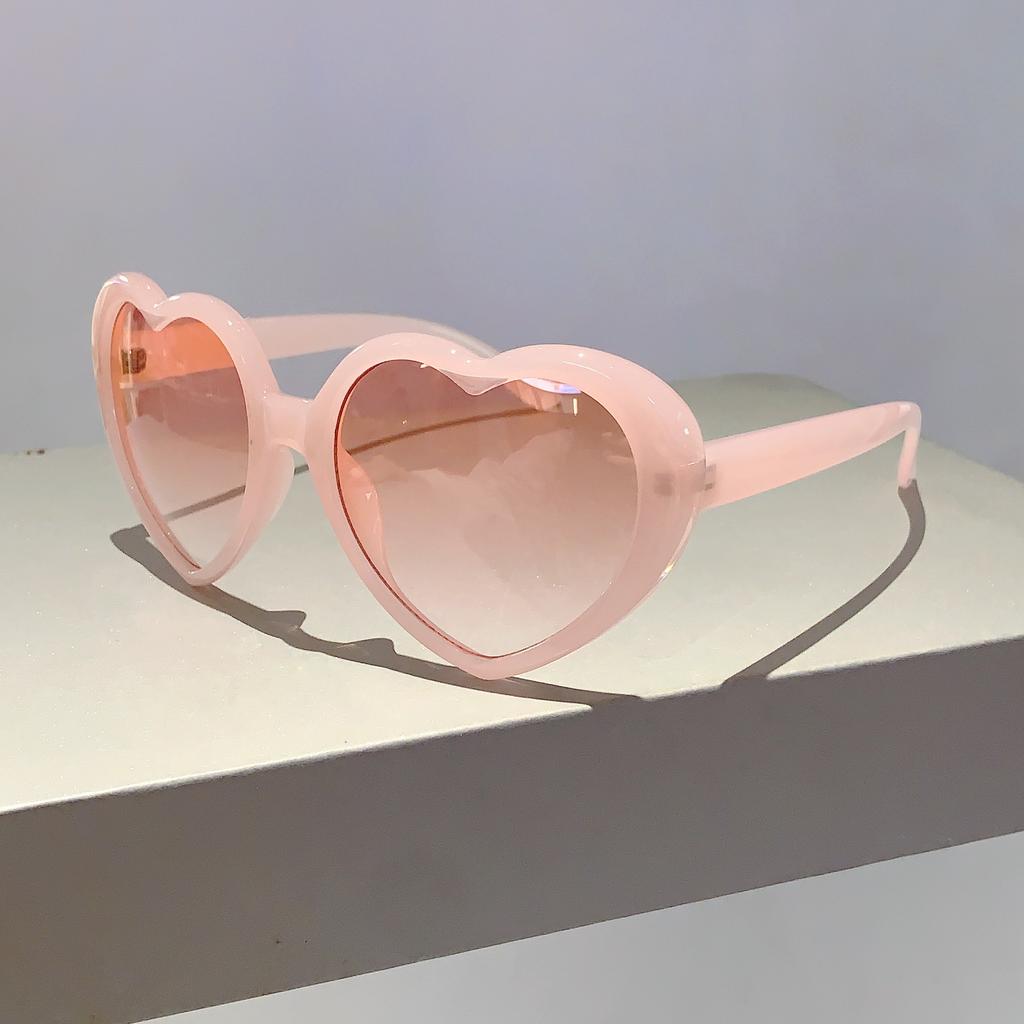 Heart Shaped Sunglasses Stylish Cute Multicolor Mirror Women Shades Trendy Retro Brand Design Fashion Gradient Eyewear