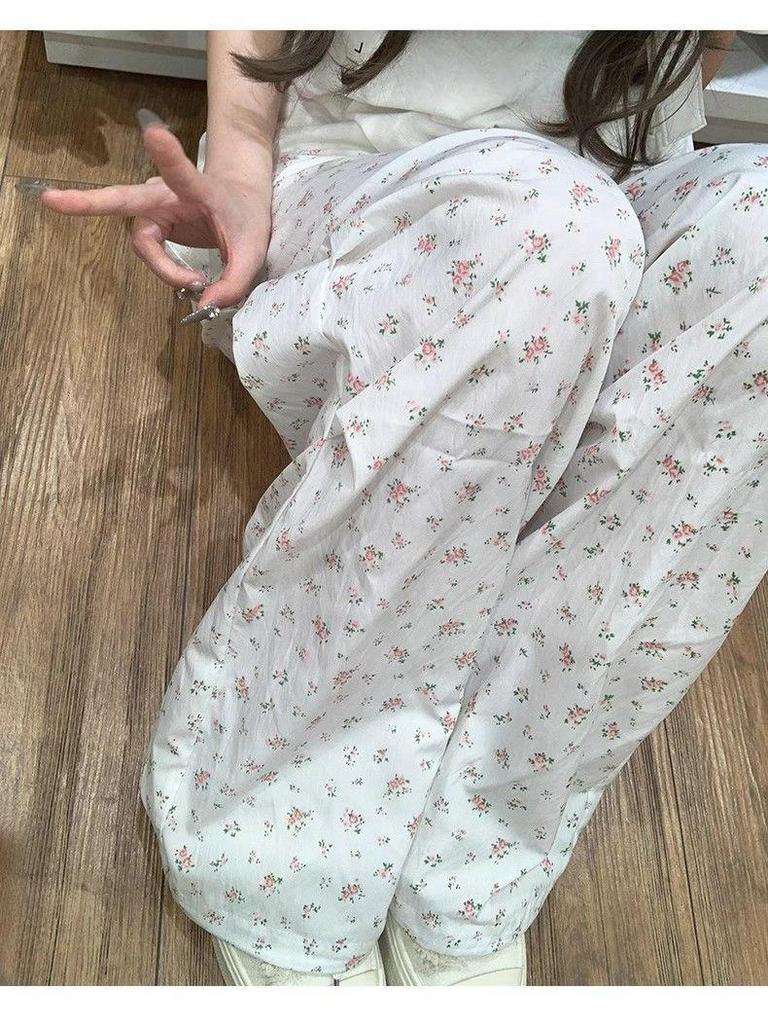 Женские брюки карго широкие из ледяного шелка с цветочным принтом на весну/лето 2025: Свободный Ретро Спортивный Стиль