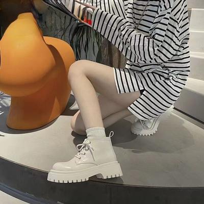 Популярные ботинки Мартин на толстой подошве в британском стиле женские бархатные осенне-зимние 2025 новые на толстом каблуке жареные уличные маленькие хлопковые короткие ботинки