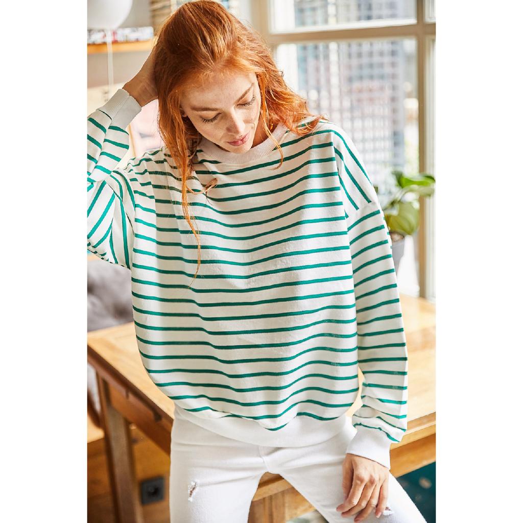 Women's White Black Striped Basic Soft Textured Loose Sweatshirt Swt-19000457