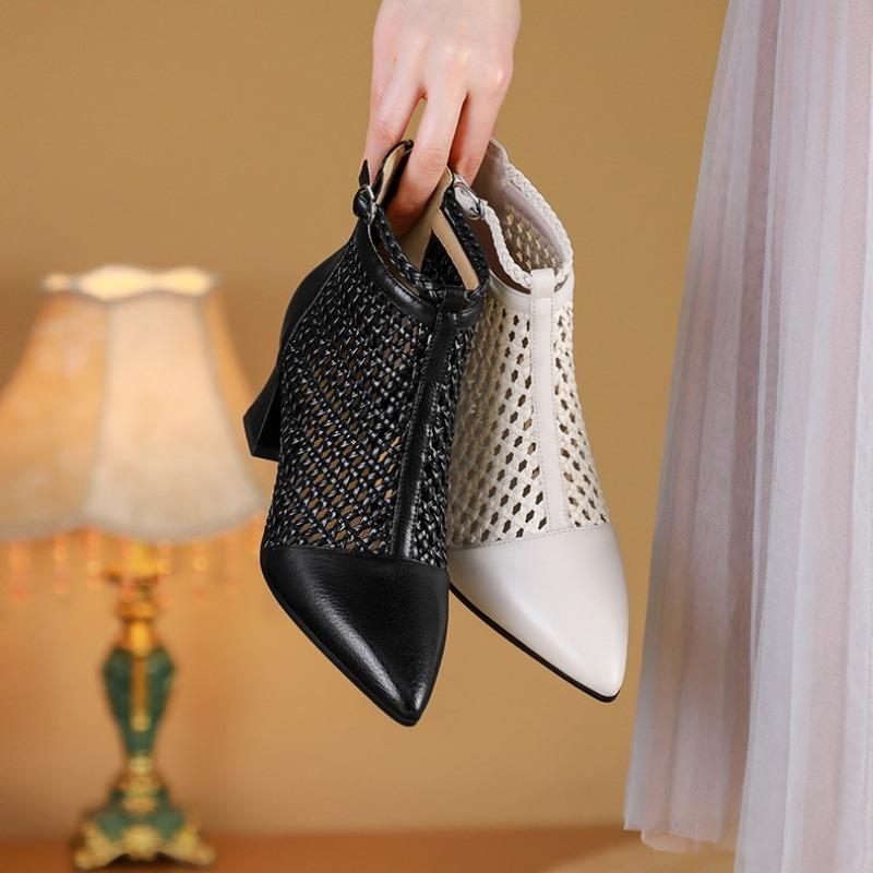 Новый летний стиль полых ботильонов на толстом и высоком каблуке из дышащей сетки хорошо сочетается с универсальными сетчатыми ботильонами.
