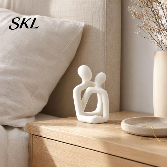Compact Romantic Indoor Sculpture 3D Printed Abstract Couple Statue, Minimalist Couples Bedroom Decor, White Hugging Lovers Sculptures, Long-lasting