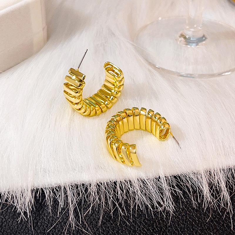 C-Shaped Twisted Rope Earrings: Retro Punk Metal Threaded Studs