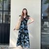 Длинное цветочное платье в французском курортном стиле с рукавами-воланами и завышенной талией, лето 2026