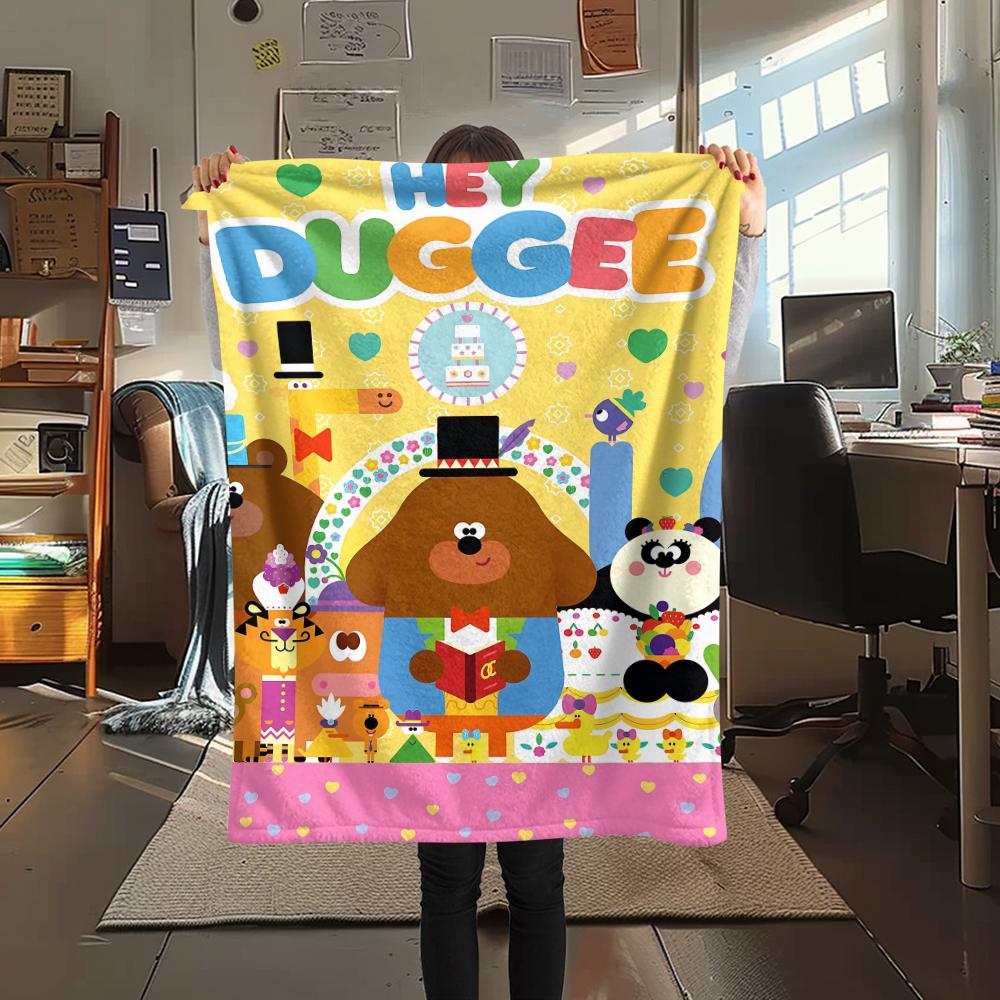 1Pc Doggee Cartoon Print Flannel Blanket, High quality Comfortable for All Seasons, Home Decor, Warmth and Comfort, Perfect for Christmas Gifts