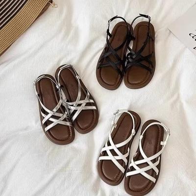 Новые плетеные сандалии на плоской подошве женские 2025 лето новая уличная обувь мягкая подошва с повседневным пляжным прохладным стилем