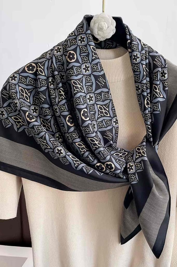 Women' Scarf Black and Gray 90X90 - Geometric Elegance with a Silky Shine