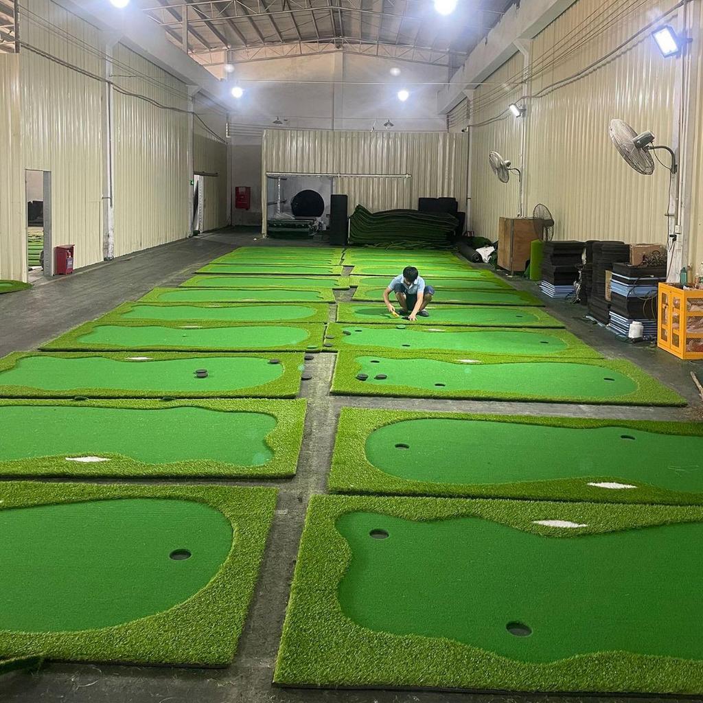 PGM Indoor Golf Putter Trainer with Artificial Green