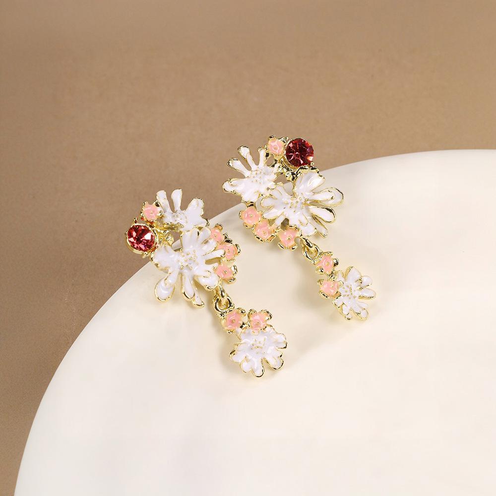 Французский сладкий стиль Цветные серьги-гвоздики с соцветиями ромашек Нишевый дизайн Литературный стиль Серьги для девичьего сердца