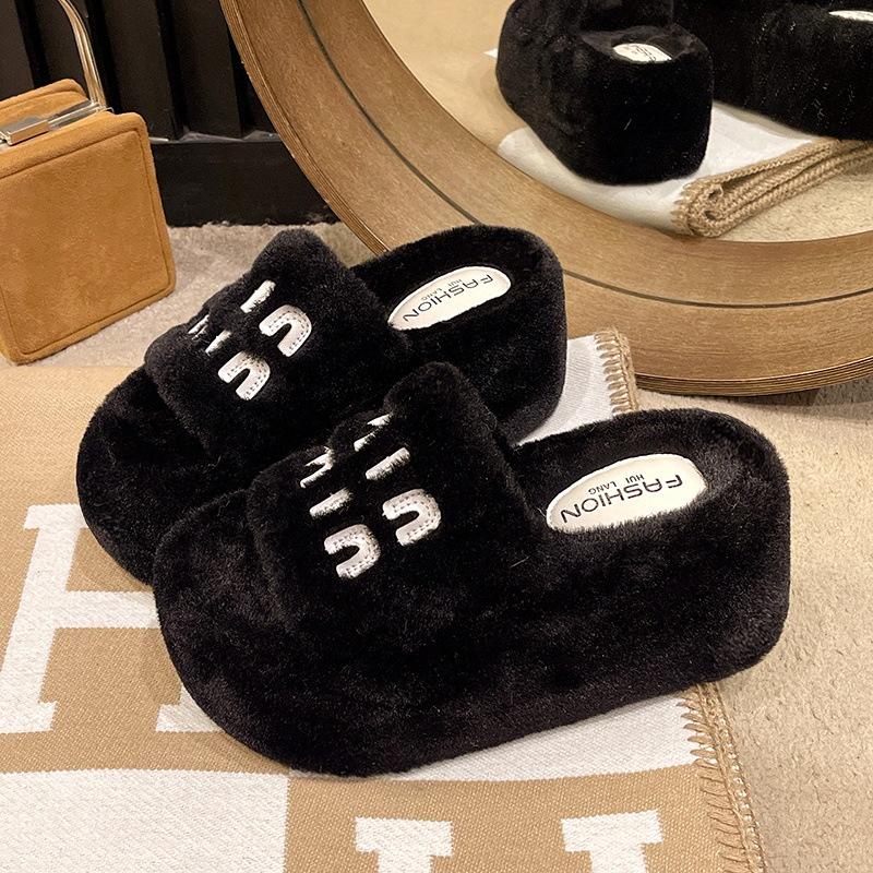 Женские тапочки на толстой подошве 8 см, пушистые, для улицы, новая модная пушистая цветная хлопковая модель 2025 года, осень-зима