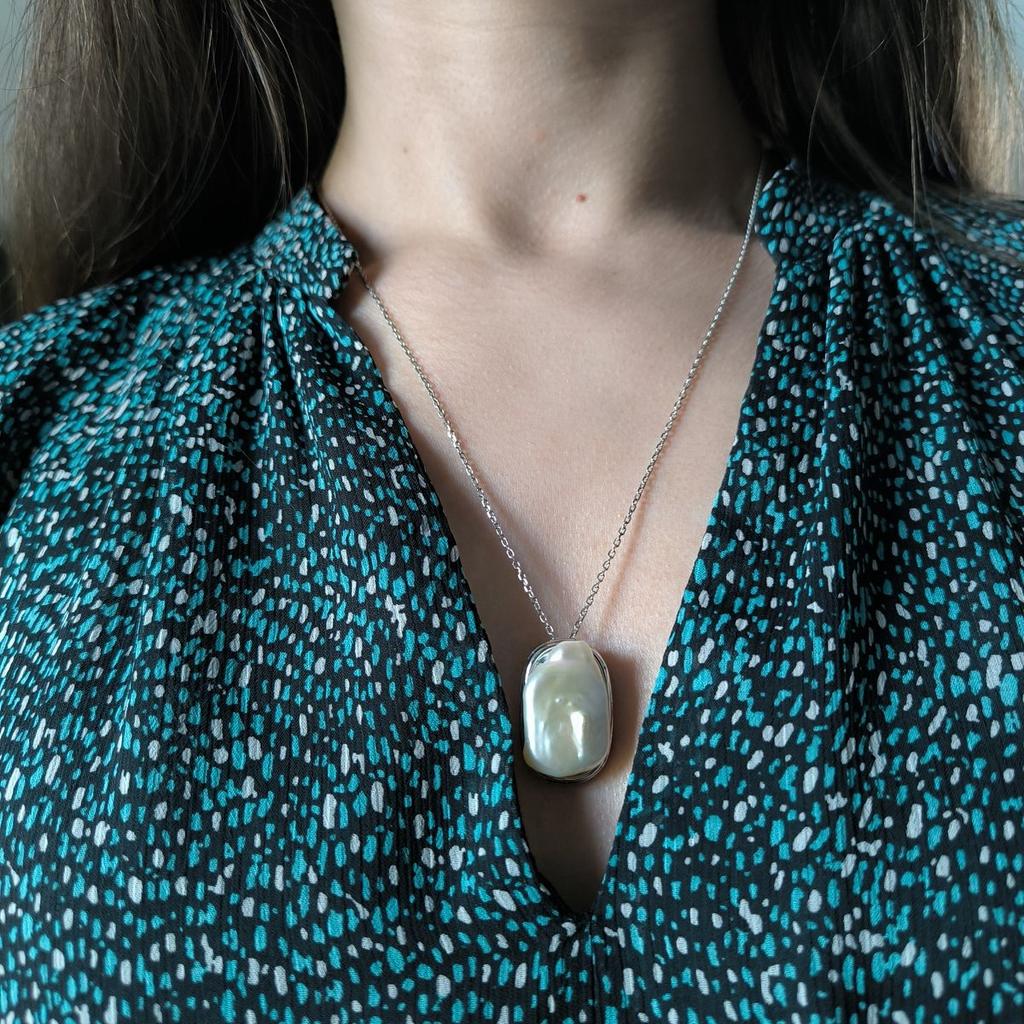 Серебряное колье с натуральным жемчугом барочным, вес изделия 14,26 гр (2185314)