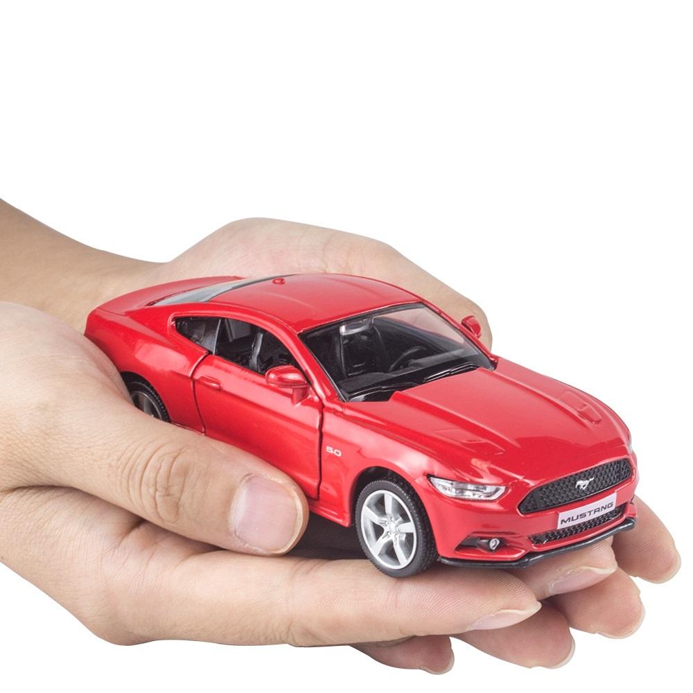 Ford Mustang GT 2015 Симуляция суперкара Литые и игрушечные транспортные средства Инерционный механизм и открывающиеся двери RMZ city 1:36 Коллекционная модель автомобиля из сплава