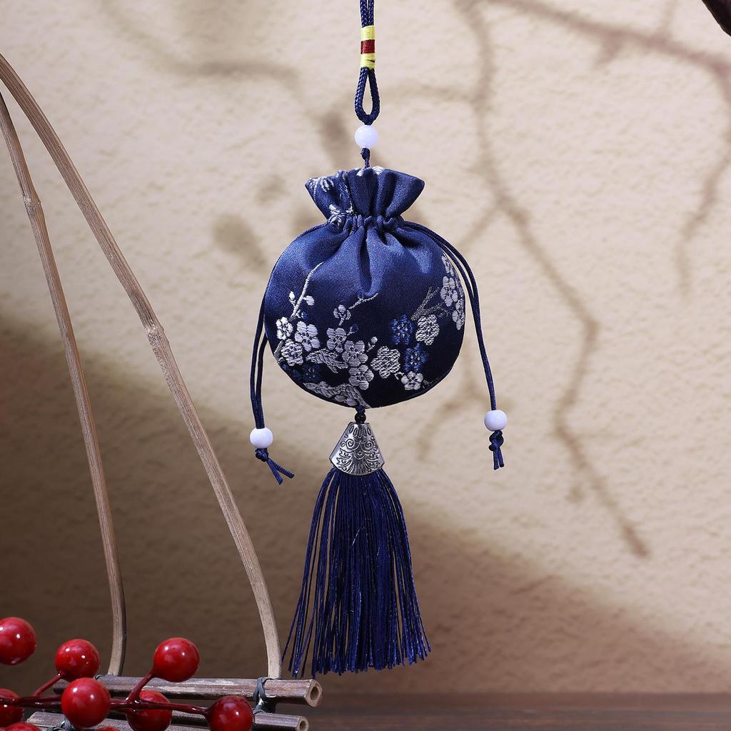 Ароматическое саше с вышивкой «Цветущая слива» в древнем стиле - Подвеска для автомобиля Ханфу или мешочек для подарков на удачу