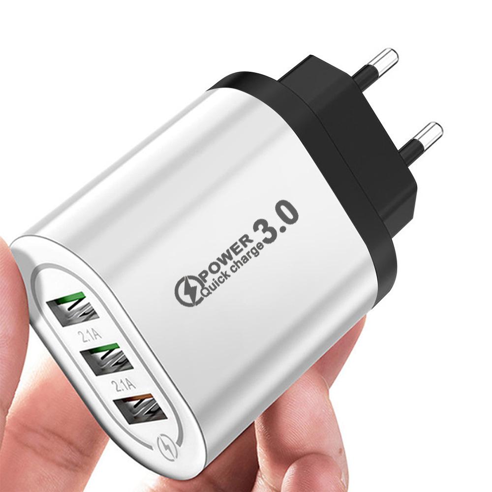 Многовольтажное Быстрое Зарядное Устройство USB на 3 Порта 2.4А Штекер EU/US
