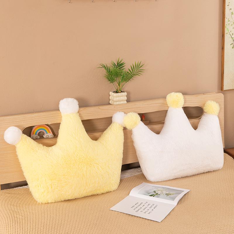 Crown Plush Cushion: Cute Girly Gift for Sofa, Bedside, and Bay Window