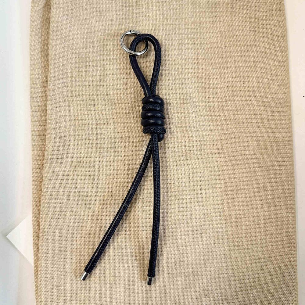 Красивый брелок с узлом из ПУ-шнура, однотонный, толстый, из ПУ-шнура, арт, с кольцом-застежкой, подвески для женской сумочки