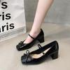 2025 новые модные туфли Мэри Джейн на высоком каблуке с бантом, маленьким ароматным стилем, квадратной головкой, неглубоким горлом, одним словом, пряжкой, ремешком, высокие каблуки для женщин