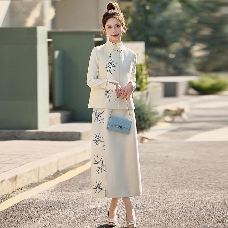 Весна 2025 Новый китайский стиль Жилет со стойкой и юбка-полусолнце Комплект из двух предметов Платье (ZM25201)