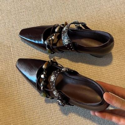 Версия из овчины~ туфли Мэри Джейн в ретро-стиле с заклепками и бусинами, квадратный носок, внутренняя платформа, женские туфли-лодочки с неглубоким вырезом и темпераментом