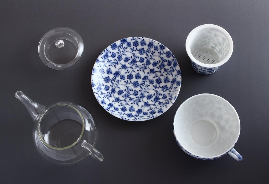 Toyo Ceramics Arita Ware Celand Glass Tea for One Flower Arabesque TFO-003