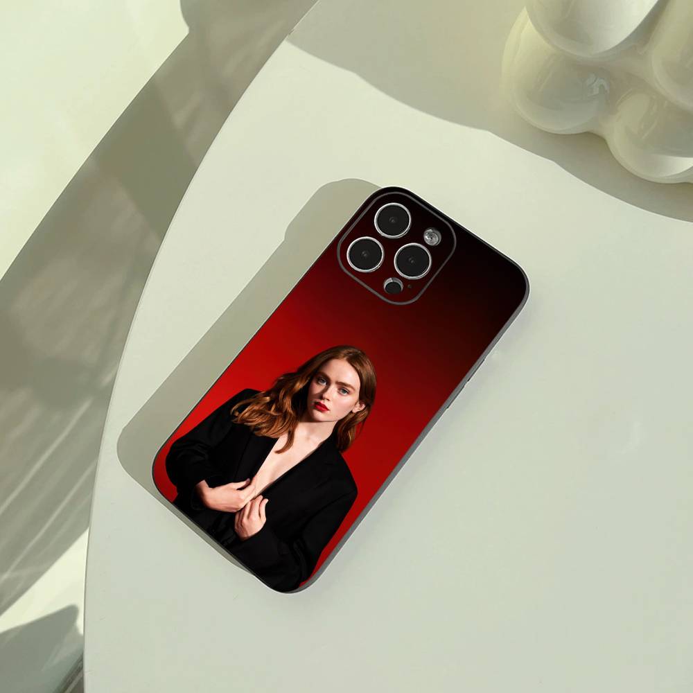 Чехол для телефона с изображением актрисы Сэди Синк Для iPhone 17,16,15,14,13,12,11 Pro Max,16Plus,XS Мягкий черный чехол