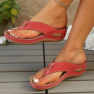 Модные металлические декорированные шлепанцы на танкетке для женщин, летние модные шлепанцы на платформе с перемычкой для пальца, женские легкие нескользящие пляжные шлепанцы-слайды