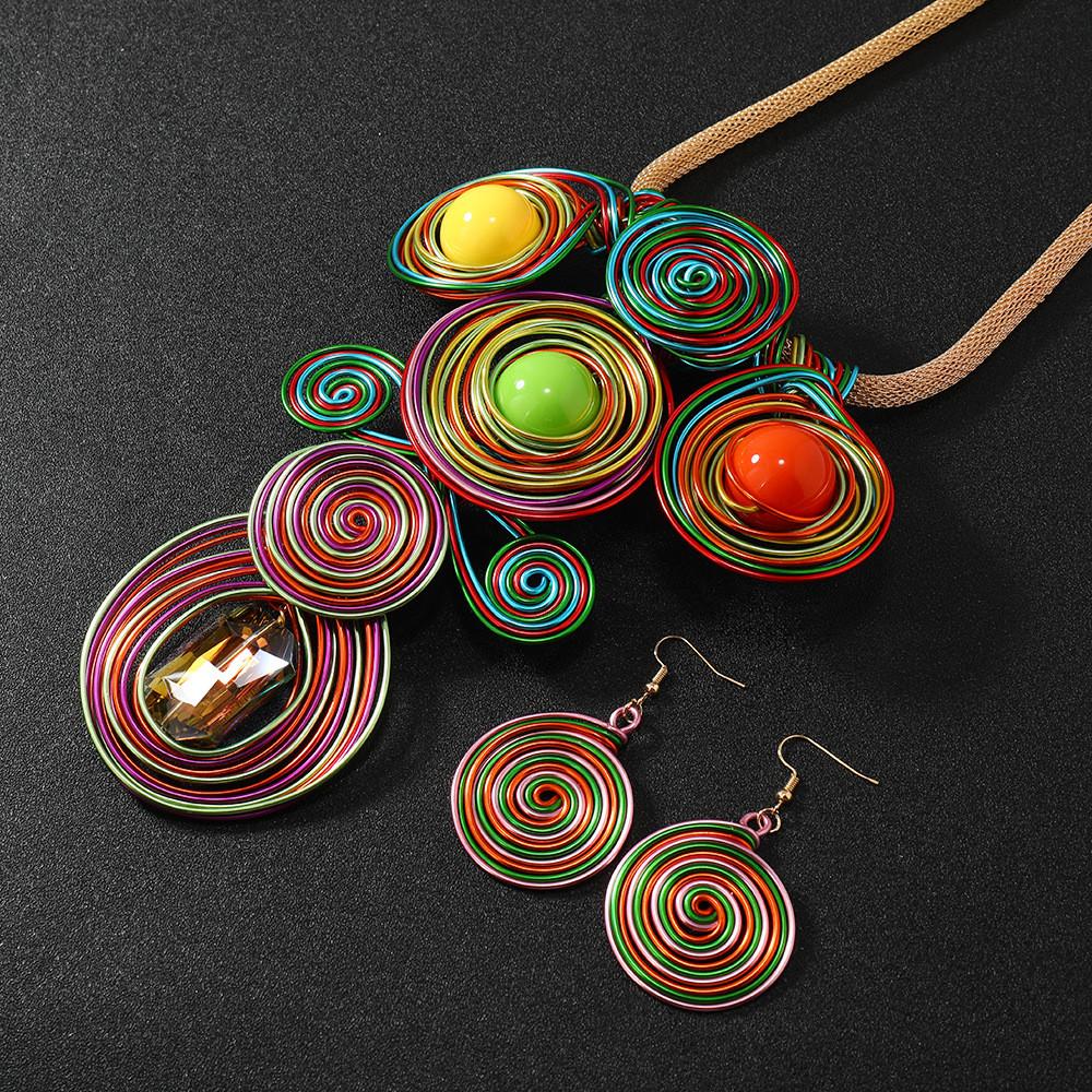 Set Stylish Jewelry With Crystals And Natureinspired Flower Motifs For Men Women And