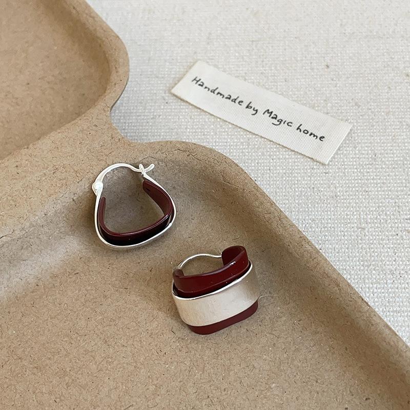 Design Sense Geometric Drip Three-Dimensional Triangular Ear Buckle Women'S Niche Personality Fashion Exquisite Versatile Earrings