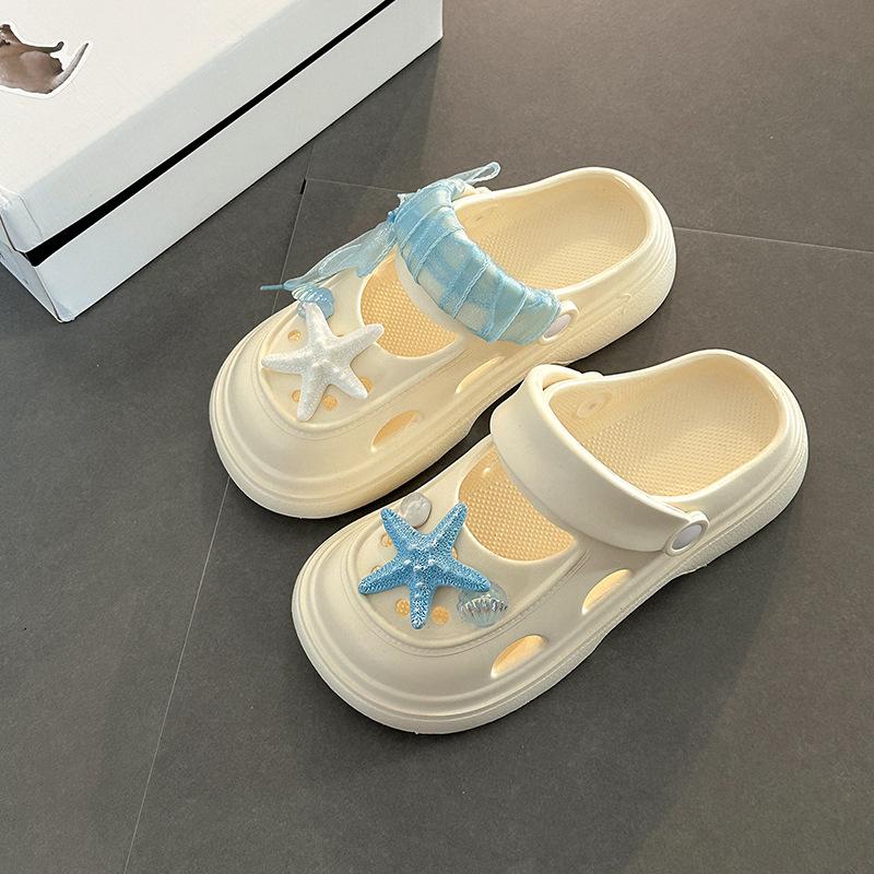 Интернет-знаменитость взрывной белый высокая платформа дырявые туфли женские 2025 новый летний стиль милый мультяшный сумка голова тапочки прилив