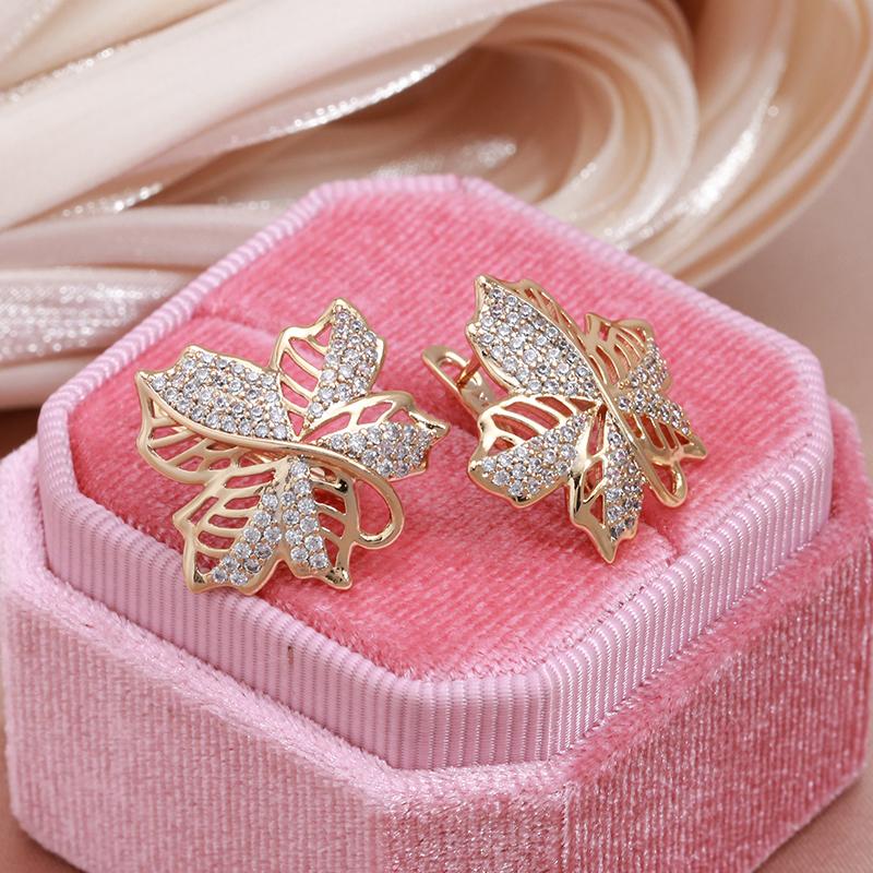 Роскошные женские серьги Kinel с цирконием и кленовым листом