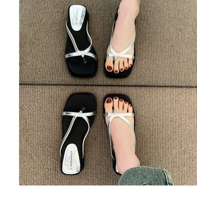 Новый стиль туфель на танкетке, туфель-лодочек, тапочек и пляжных сандалий на толстой подошве